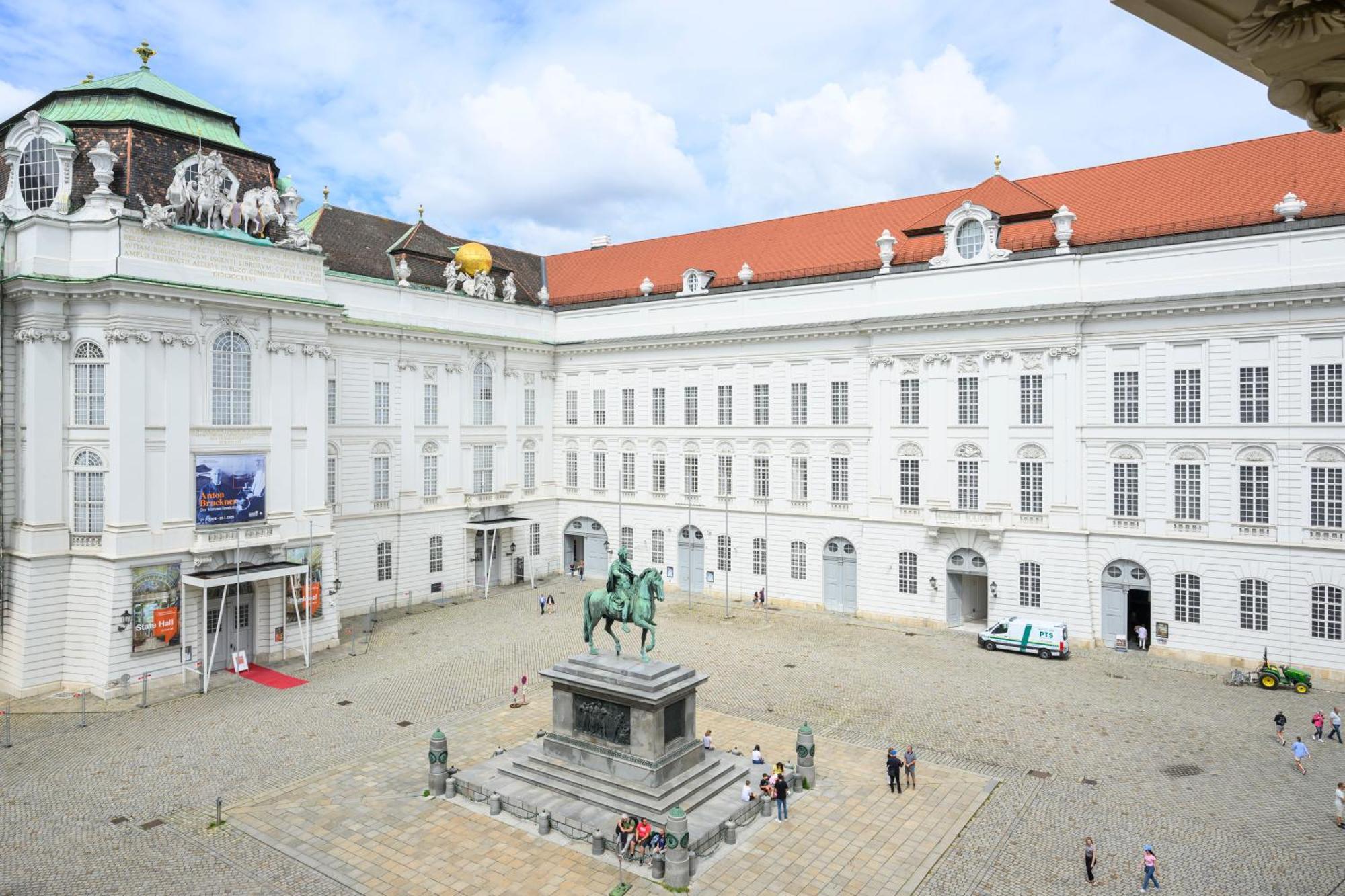 Palais Palffy Suits Vienna Exterior photo