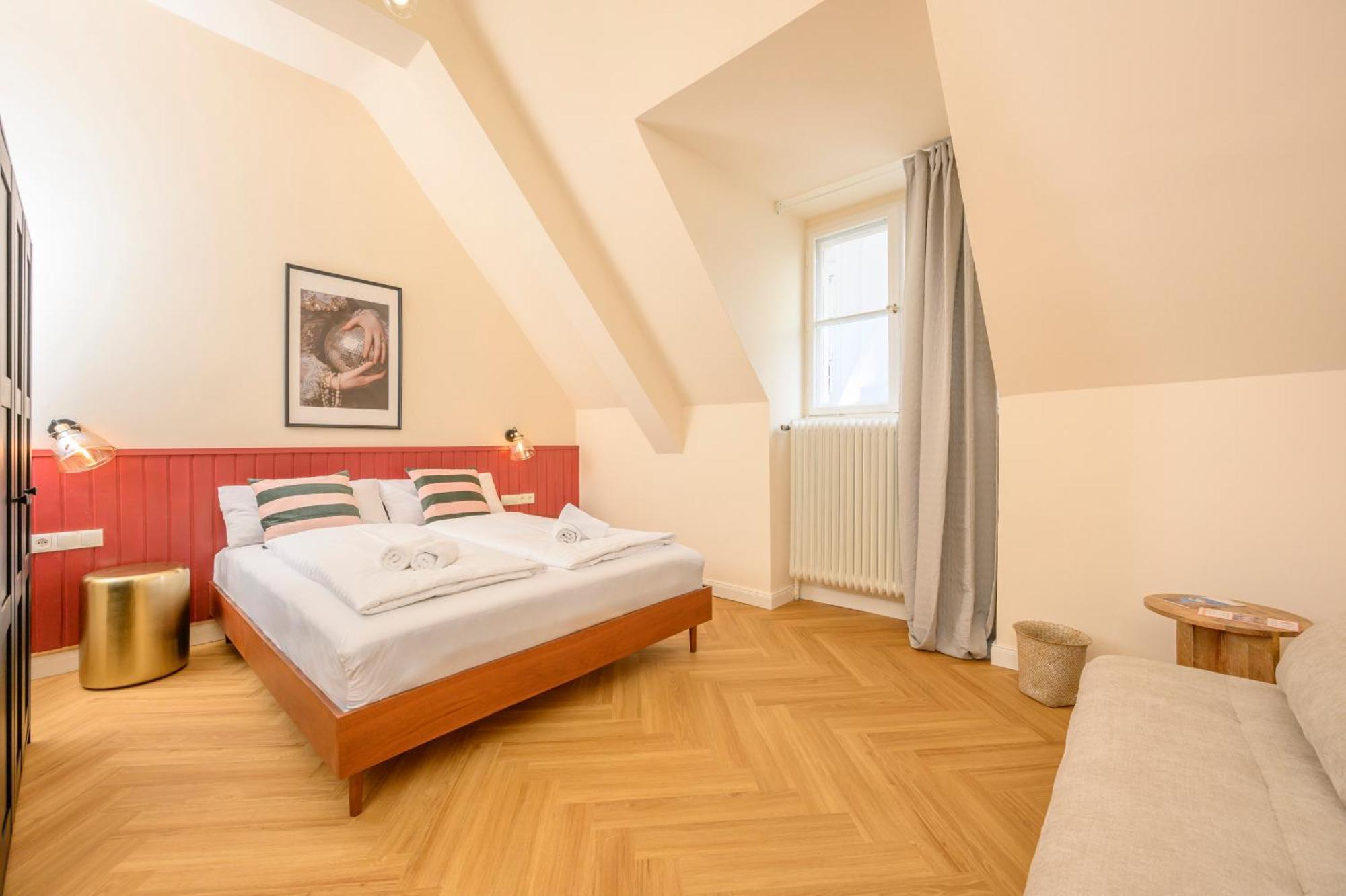 Palais Palffy Suits Vienna Exterior photo